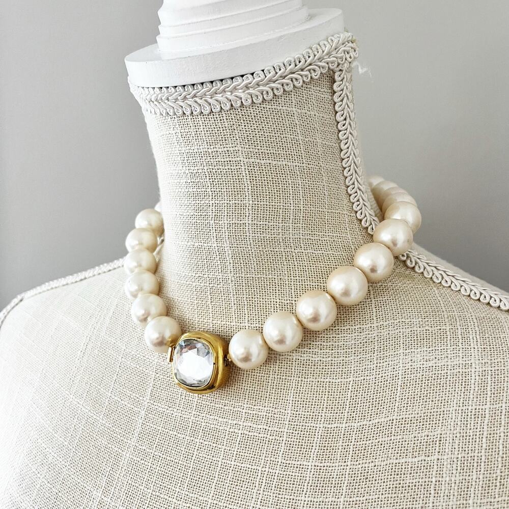 Trifari Vintage 90's Chunky Faux Pearl Necklace with Large Rhinestone Clasp - Picture 4 of 11